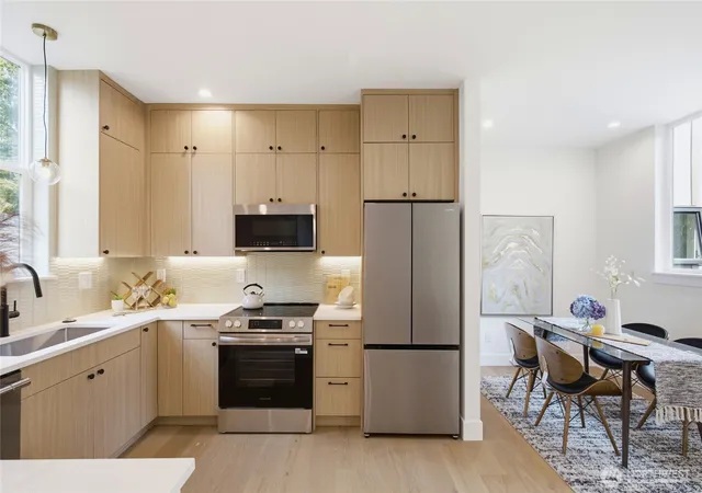 Photo 3 of Townhouse for sale at 7533 31st Avenue NE #B, Seattle, WA 98115 | MLS# NWM2569337 | Listing updated on 2026-10-02
