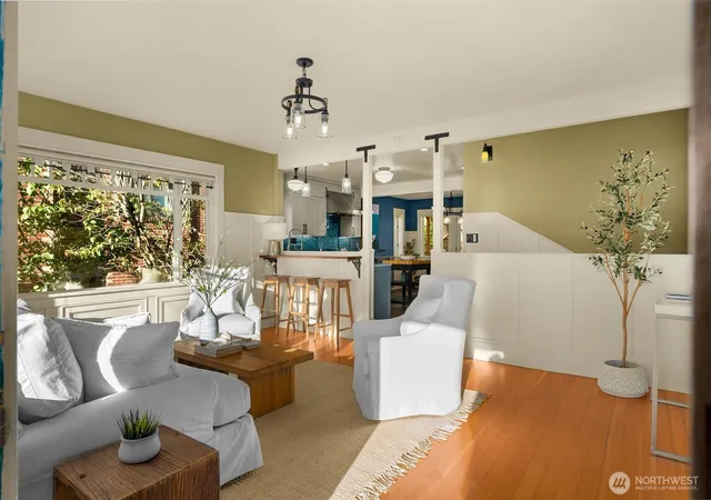 Photo 4 of Sale Pending at 3006 11th Avenue W, Seattle, WA 98119 | MLS# NWM2569339 | Listing updated on 2026-09-20