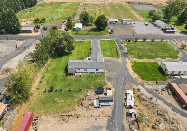 Photo 3 of Manufactured home for sale at 3914 Rd F Ne, Moses Lake, WA 98837 | MLS# NWM2569347 | Listing updated on 2026-09-23