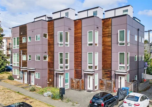 Townhouse for sale at 5110 24th Avenue NE, Seattle, WA 98105 | MLS# NWM2569357