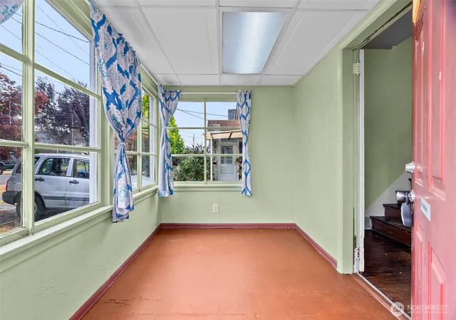 Photo 3 of Single family home for sale at 351 Karr Ave, Hoquiam, WA 98550 | MLS# NWM2569381 | Listing updated on 2026-09-23