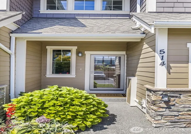 Photo 3 of Townhouse for sale at 514 Pearl St, Snohomish, WA 98290 | MLS# NWM2569390 | Listing updated on 2026-09-23