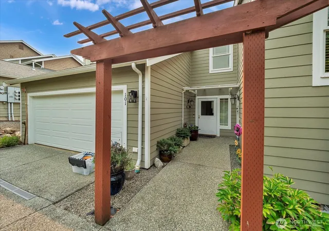 Photo 3 of Condo for sale at 910 Medical Ctr Dr #G101, Arlington, WA 98223 | MLS# NWM2569405 | Listing updated on 2026-09-23