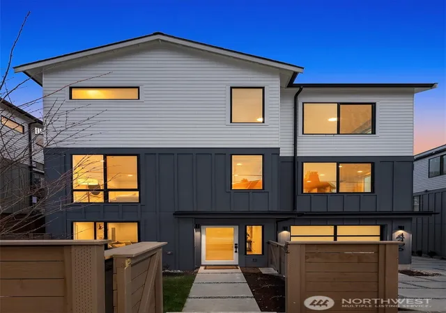 Photo 1 of Sale Pending at 4407 2nd Avenue Ne, Seattle, WA 98105 | MLS# NWM2569406 | Listing updated on 2026-09-25