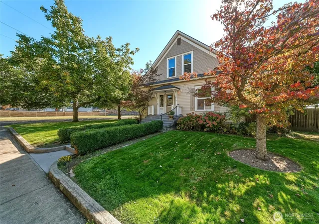 Photo 2 of Single family home for sale at 736 Lincoln St, Walla Walla, WA 99362 | MLS# NWM2569416 | Listing updated on 2026-10-08