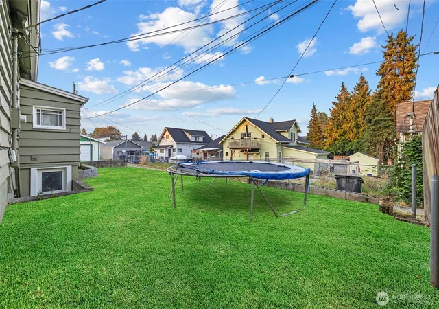 Photo 3 of Single family home for sale at 3633 E J St, Tacoma, WA 98404 | MLS# NWM2569428 | Listing updated on 2026-09-29