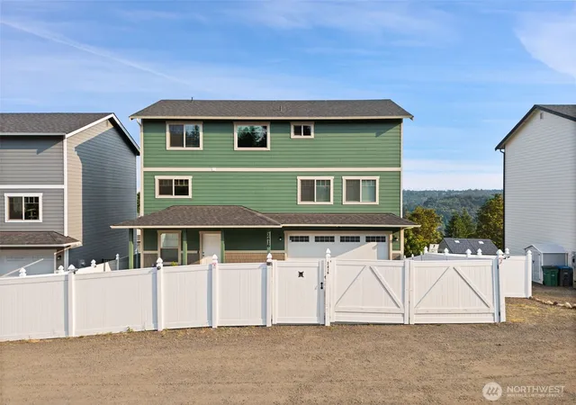 Photo 3 of Single family home for sale at 2416 W Echo Bay Dr, Bremerton, WA 98312 | MLS# NWM2569441 | Listing updated on 2026-09-23