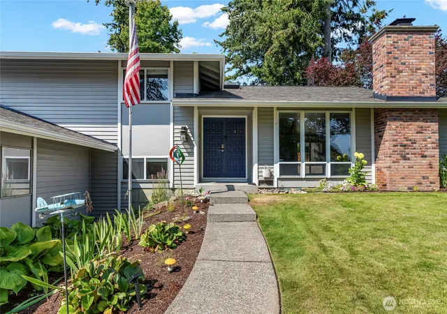 Photo 2 of Single family home for sale at 7902 89th Ave Sw, Lakewood, WA 98498 | MLS# NWM2569455 | Listing updated on 2026-09-22