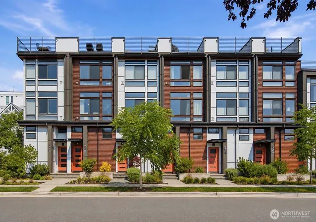 Photo 1 of Townhouse for sale at 720 N 43rd Street, Seattle, WA 98103 | MLS# NWM2569463 | Listing updated on 2026-09-21