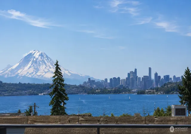 Photo 2 of Townhouse for sale at 720 N 43rd Street, Seattle, WA 98103 | MLS# NWM2569463 | Listing updated on 2026-09-21