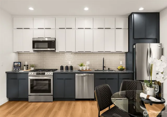 Photo 3 of Condo for sale at 7403 Dayton Ave N, Seattle, WA 98103 | MLS# NWM2569471 | Listing updated on 2026-09-25