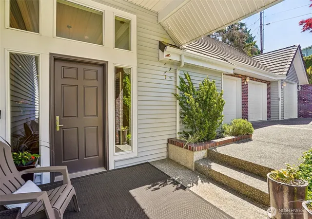 Photo 3 of Single family home for sale at 26100 134th Avenue SE, Kent, WA 98042 | MLS# NWM2569481 | Listing updated on 2026-09-23