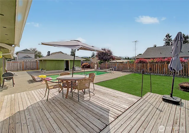 Photo 3 of Single family home for sale at 621 E Mason Ave, Buckley, WA 98321 | MLS# NWM2569488 | Listing updated on 2026-09-28