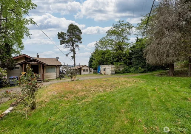 Photo 2 of Sale Pending at 1747 Sw Bay St, Port Orchard, WA 98366 | MLS# NWM2569491 | Listing updated on 2026-09-25