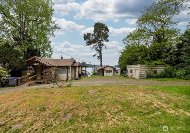 Photo 3 of Sale Pending at 1747 Sw Bay St, Port Orchard, WA 98366 | MLS# NWM2569491 | Listing updated on 2026-09-25