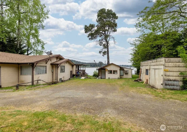 Photo 3 of Sale Pending at 1747 SW Bay St, Port Orchard, WA 98366 | MLS# NWM2569491 | Listing updated on 2026-09-25