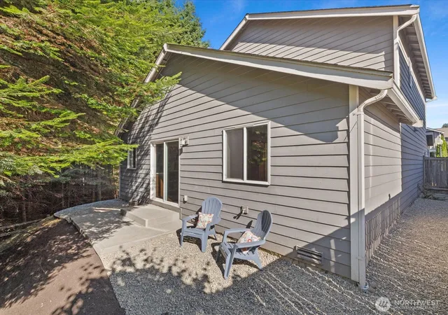 Photo 3 of Single family home for sale at 8402 61st Place Ne, Marysville, WA 98270 | MLS# NWM2569496 | Listing updated on 2026-09-25