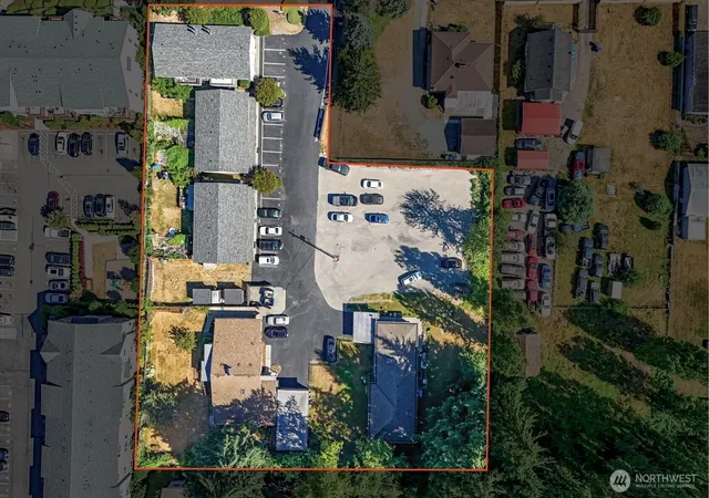 Photo 3 of Multi family home for sale at 1031 Sw 1045 122nd Street, Seattle, WA 98146 | MLS# NWM2569544 | Listing updated on 2026-09-23