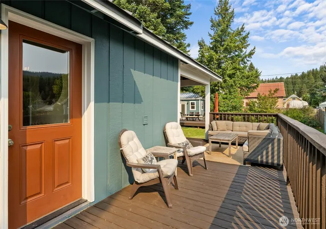 Photo 3 of Single family home for sale at 407 W Utah St, Roslyn, WA 98941 | MLS# NWM2569556 | Listing updated on 2026-09-23