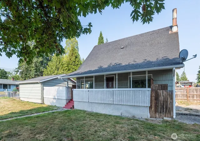 Photo 1 of Single family home for sale at 606 N 16th Avenue, Kelso, WA 98626 | MLS# NWM2569558 | Listing updated on 2026-09-23
