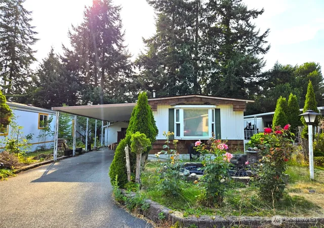 Photo 1 of Manufactured home for sale at 5220 176th Street Sw #85, Lynnwood, WA 98037 | MLS# NWM2569579 | Listing updated on 2026-09-23