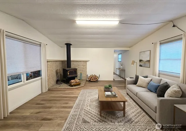 Photo 3 of Manufactured home for sale at 5220 176th Street Sw #85, Lynnwood, WA 98037 | MLS# NWM2569579 | Listing updated on 2026-09-23
