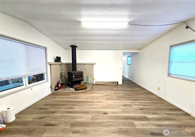 Photo 3 of Manufactured home for sale at 5220 176th Street SW #85, Lynnwood, WA 98037 | MLS# NWM2569579 | Listing updated on 2026-09-23