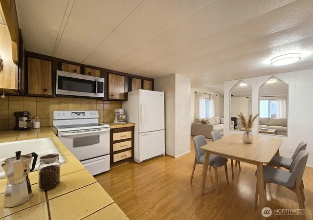 Photo 4 of Manufactured home for sale at 5220 176th Street SW #85, Lynnwood, WA 98037 | MLS# NWM2569579 | Listing updated on 2026-09-23