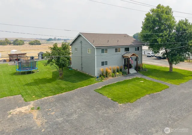 Photo 3 of Single family home for sale at 205 Ne Spokane St, Wilbur, WA 99185 | MLS# NWM2569581 | Listing updated on 2026-09-23