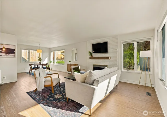 Photo 3 of Single family home for sale at 502 3rd Avenue N, Edmonds, WA 98020 | MLS# NWM2569586 | Listing updated on 2026-10-02