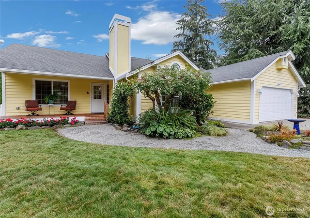 Photo 2 of Sale Pending at 9628 108th Ave Ct Sw, Lakewood, WA 98498 | MLS# NWM2569597 | Listing updated on 2026-10-01