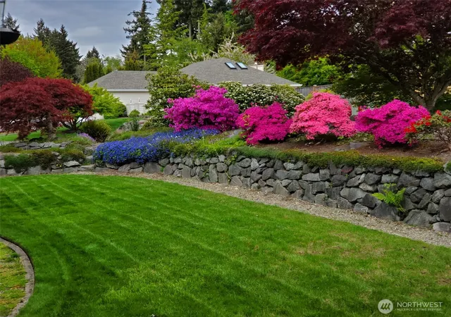 Photo 3 of Sale Pending at 9628 108th Ave Ct Sw, Lakewood, WA 98498 | MLS# NWM2569597 | Listing updated on 2026-10-01