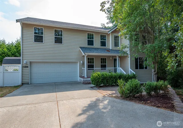 Photo 2 of Sale Pending at 1186 Nw Kathleen Dr, Oak Harbor, WA 98277 | MLS# NWM2569623 | Listing updated on 2026-09-25