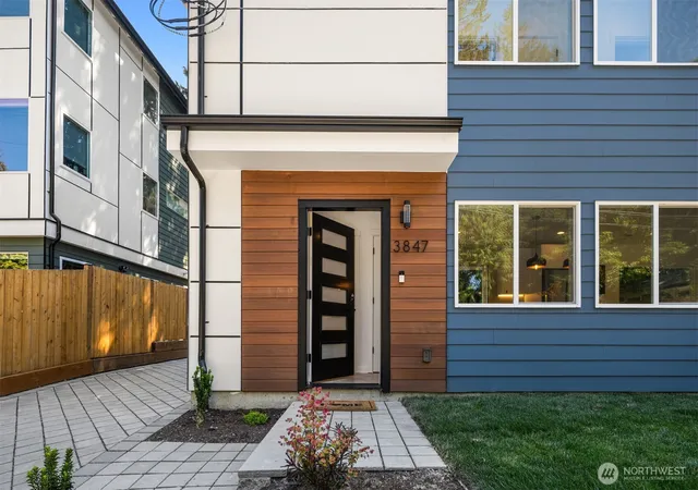Photo 2 of Townhouse for sale at 3847 Ne 88th Street, Seattle, WA 98115 | MLS# NWM2569625 | Listing updated on 2026-09-30