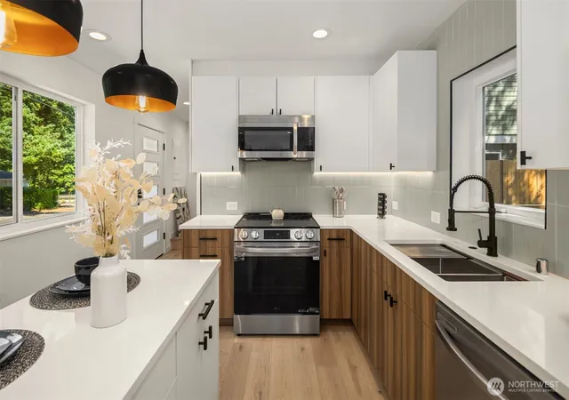 Photo 3 of Townhouse for sale at 3847 NE 88th Street, Seattle, WA 98115 | MLS# NWM2569625 | Listing updated on 2026-09-30