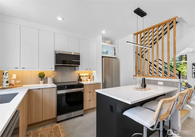 Photo 3 of Townhouse for sale at 5009 Fauntleroy Way Sw #C, Seattle, WA 98136 | MLS# NWM2569638 | Listing updated on 2026-09-30