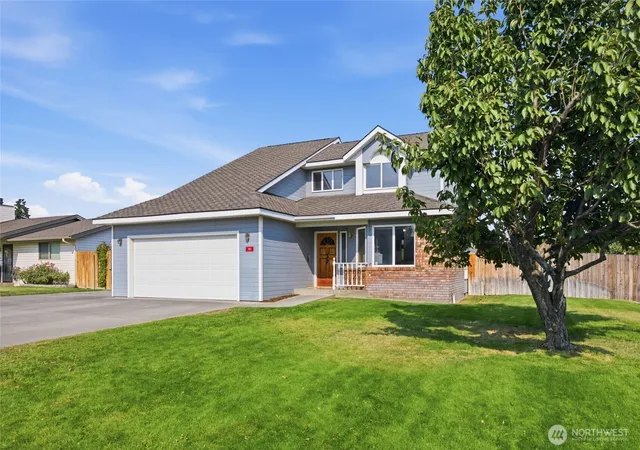 Photo 2 of Single family home for sale at 222 F St Se, Ephrata, WA 98823 | MLS# NWM2569640 | Listing updated on 2026-09-23