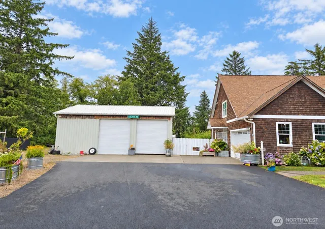 Photo 2 of Single family home for sale at 620 State Rt 101, Chinook, WA 98614 | MLS# NWM2569641 | Listing updated on 2026-10-02