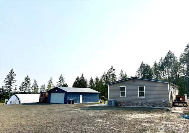 Photo 3 of Manufactured home for sale at 320 E Lonesome Crk Rd, Shelton, WA 98584 | MLS# NWM2569645 | Listing updated on 2026-09-23