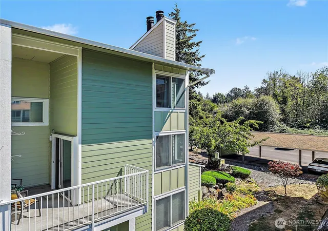 Photo 3 of Sale Pending at 22234 24Th Ave S #G54, Des Moines, WA 98198 | MLS# NWM2569655 | Listing updated on 2026-09-28