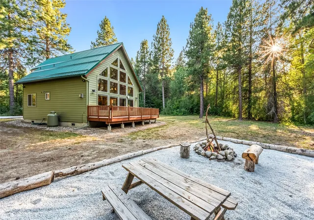 Photo 2 of Single family home for sale at 17205 Coulter Crk Rd, Leavenworth, WA 98826 | MLS# NWM2569673 | Listing updated on 2026-09-23