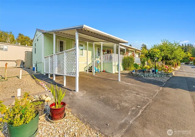 Photo 2 of Manufactured home for sale at 1200 Lincoln St #190, Bellingham, WA 98229 | MLS# NWM2569678 | Listing updated on 2026-10-02
