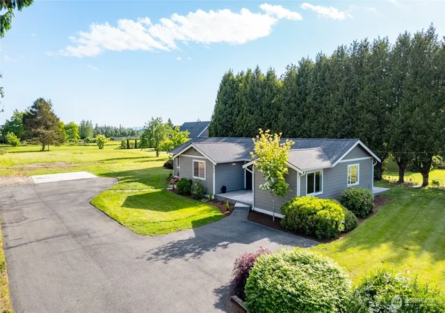 Photo 1 of Single family home for sale at 323 W King Tut Rd, Bellingham, WA 98226 | MLS# NWM2569696 | Listing updated on 2026-09-19