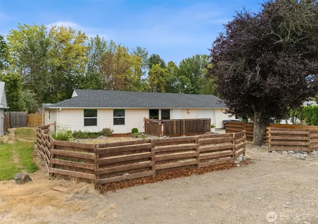 Photo 3 of Single family home for sale at 536 Sw 18th Street, Chehalis, WA 98532 | MLS# NWM2569718 | Listing updated on 2026-09-23