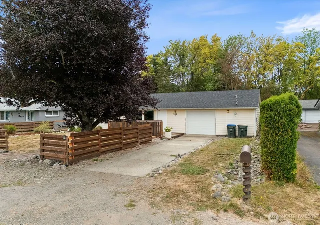 Photo 4 of Single family home for sale at 536 SW 18th Street, Chehalis, WA 98532 | MLS# NWM2569718 | Listing updated on 2026-09-23