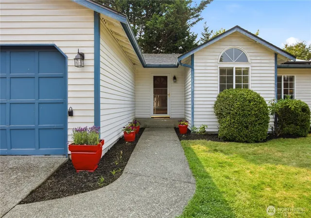 Photo 2 of Single family home for sale at 1217 East St Se, Auburn, WA 98002 | MLS# NWM2569723 | Listing updated on 2026-09-26