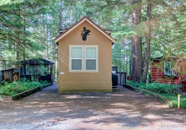 Photo 2 of Manufactured home for sale at 174 Big River Blvd E, Deming, WA 98244 | MLS# NWM2569738 | Listing updated on 2026-09-23