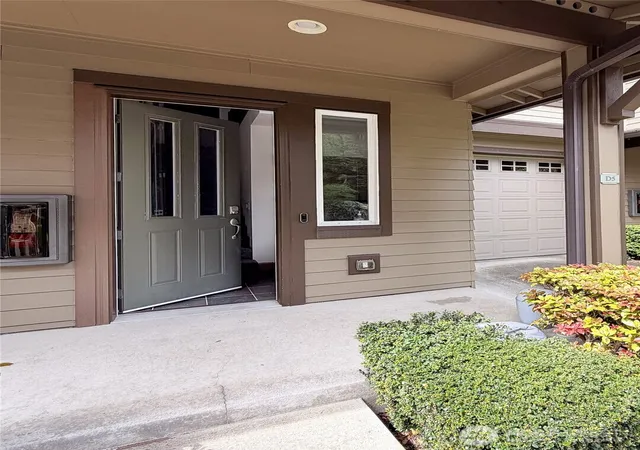 Photo 2 of Townhouse for sale at 2115 201st Place Se #D5, Bothell, WA 98012 | MLS# NWM2569743 | Listing updated on 2026-09-23
