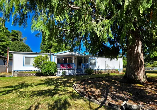 Photo 2 of Manufactured home for sale at 521 Central Ave, South Bend, WA 98586 | MLS# NWM2569746 | Listing updated on 2026-09-23