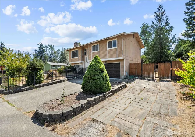 Photo 3 of Sale Pending at 14511 Se 254th St, Kent, WA 98042 | MLS# NWM2569750 | Listing updated on 2026-09-25